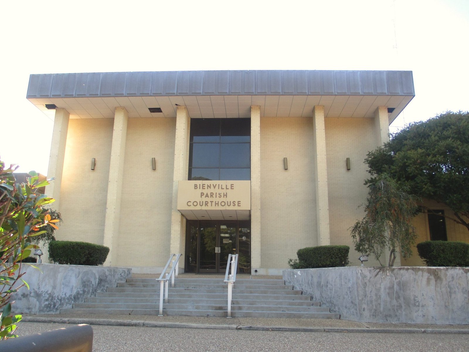 The pale columned front of the Bienville Parish Courthouse